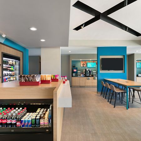 Avid Hotel - Staunton By Ihg Bagian luar foto