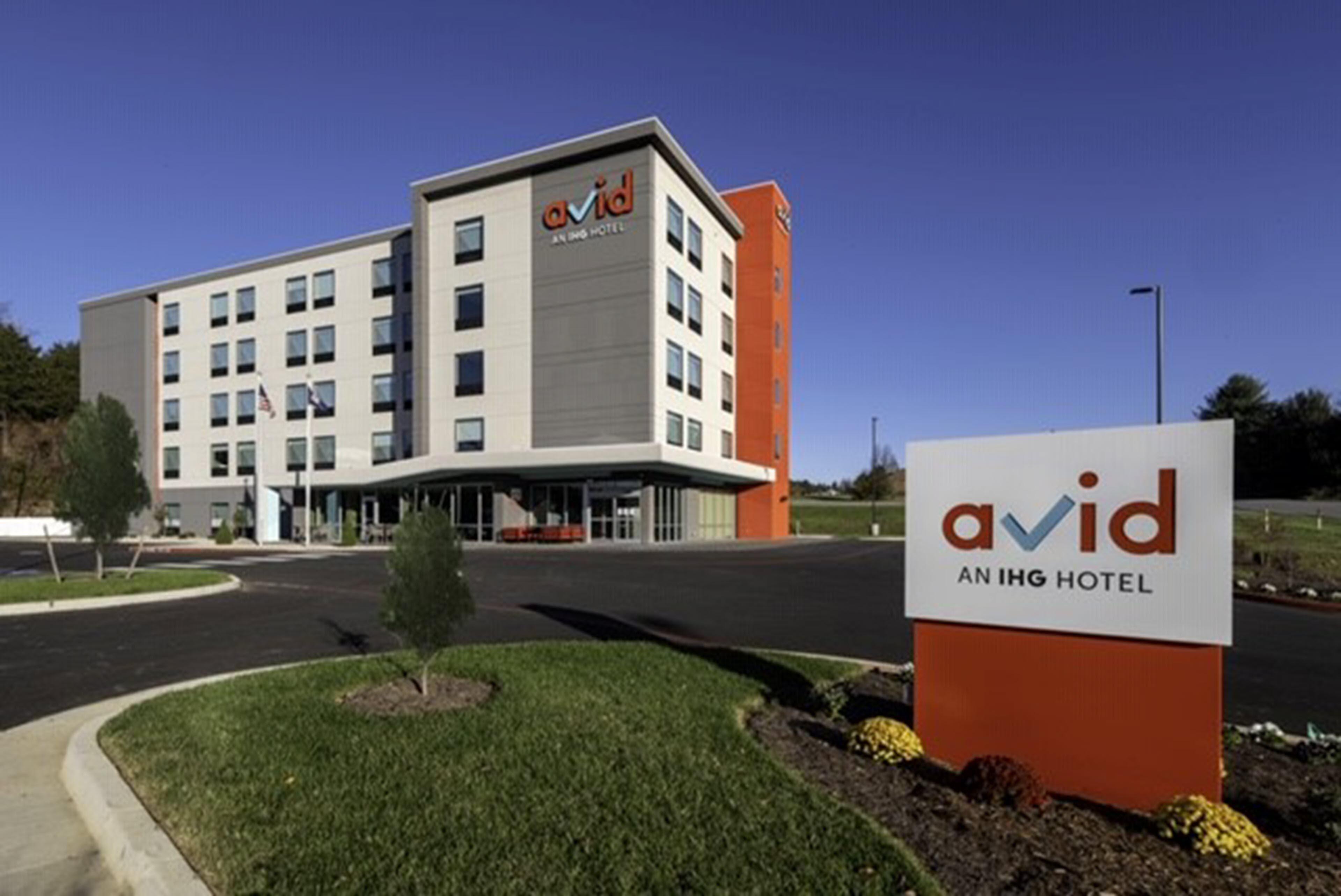 Avid Hotel - Staunton By Ihg Bagian luar foto